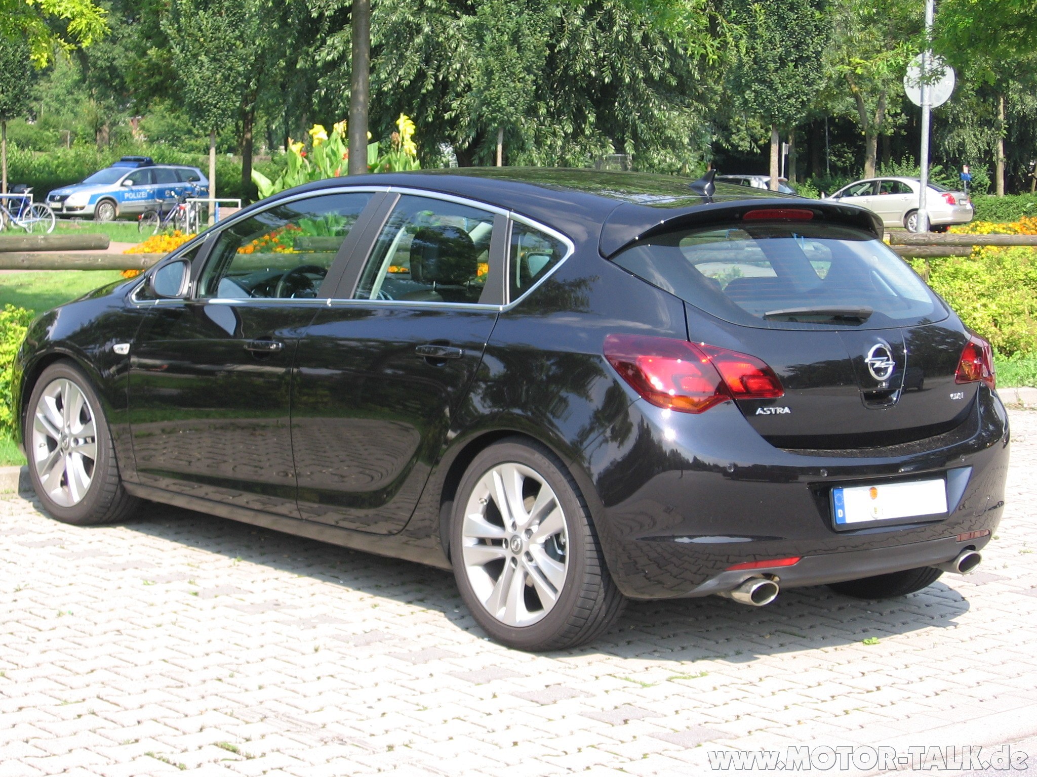 Opel Astra 2 0 Cdti Image 10