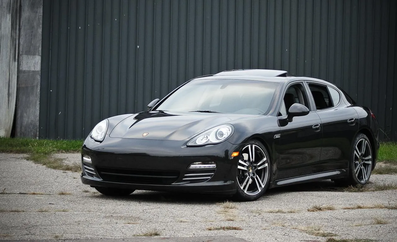Porsche Panamera 4 Image 12