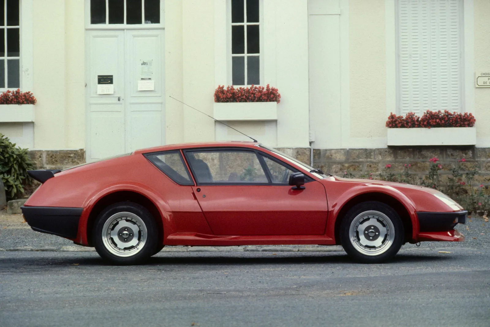 Renault Alpine A310 technical details, history, photos on ...