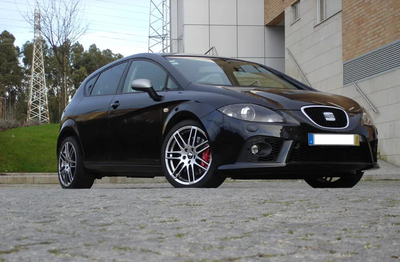 Диски leon. Seat Leon 2. Seat Leon fr 2. Seat Leon 2 r19.