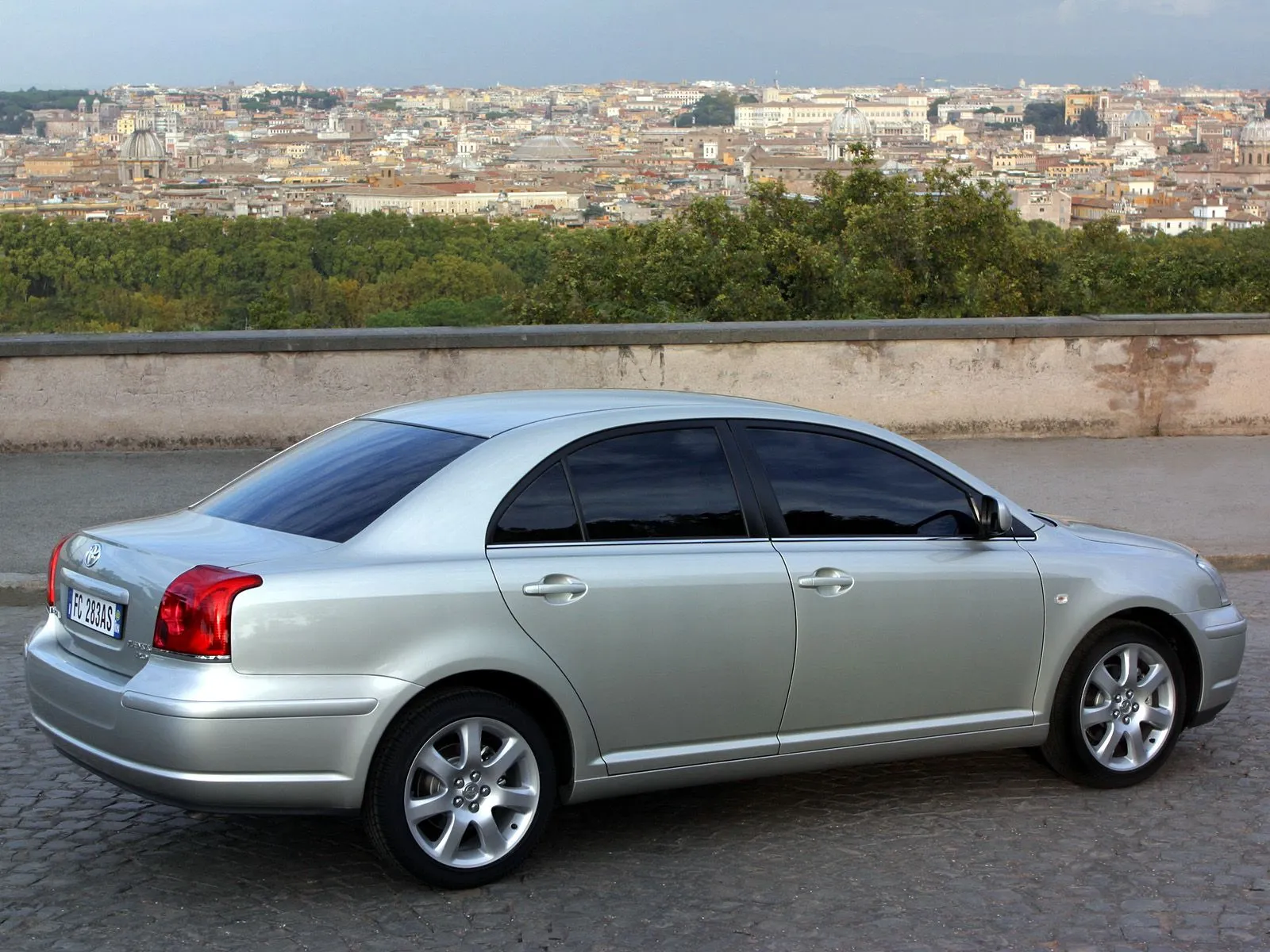 Стартер toyota avensis