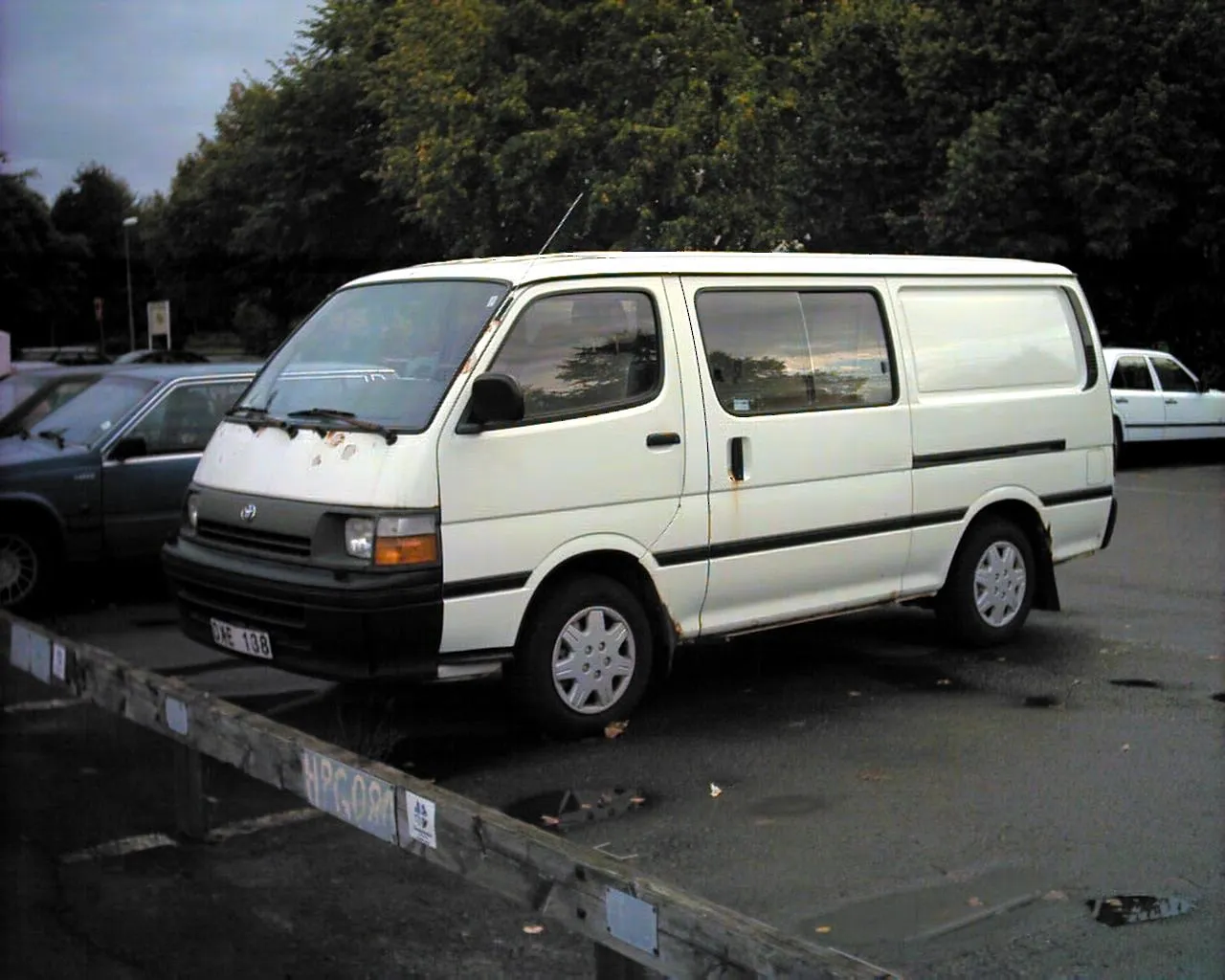 Книга toyota hiace