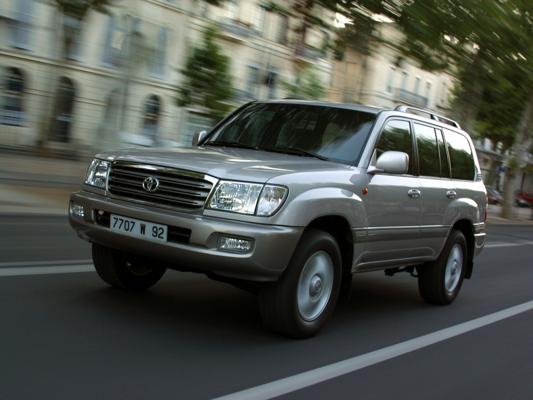 Toyota Land Cruiser 100 technical details, history, photos on Better ...