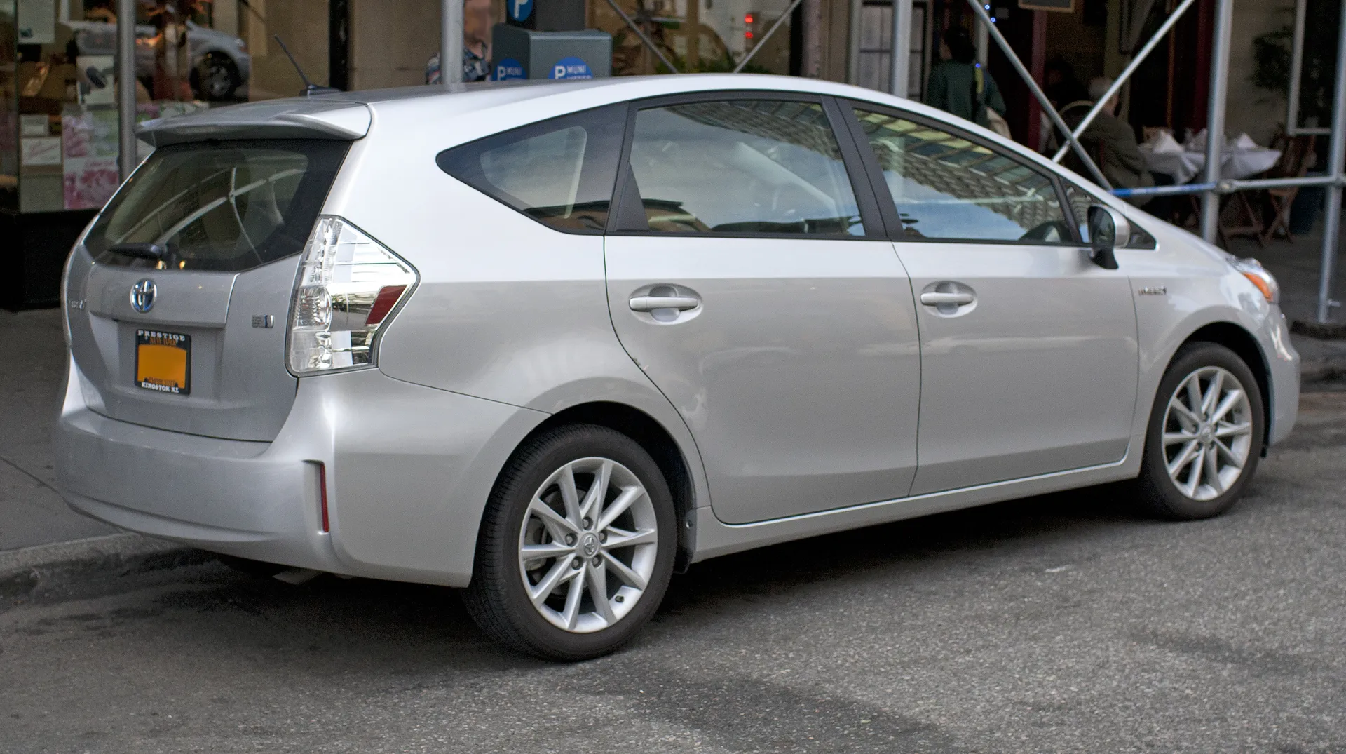 Prius V: The Undisputed Prius King? - q5n5plb