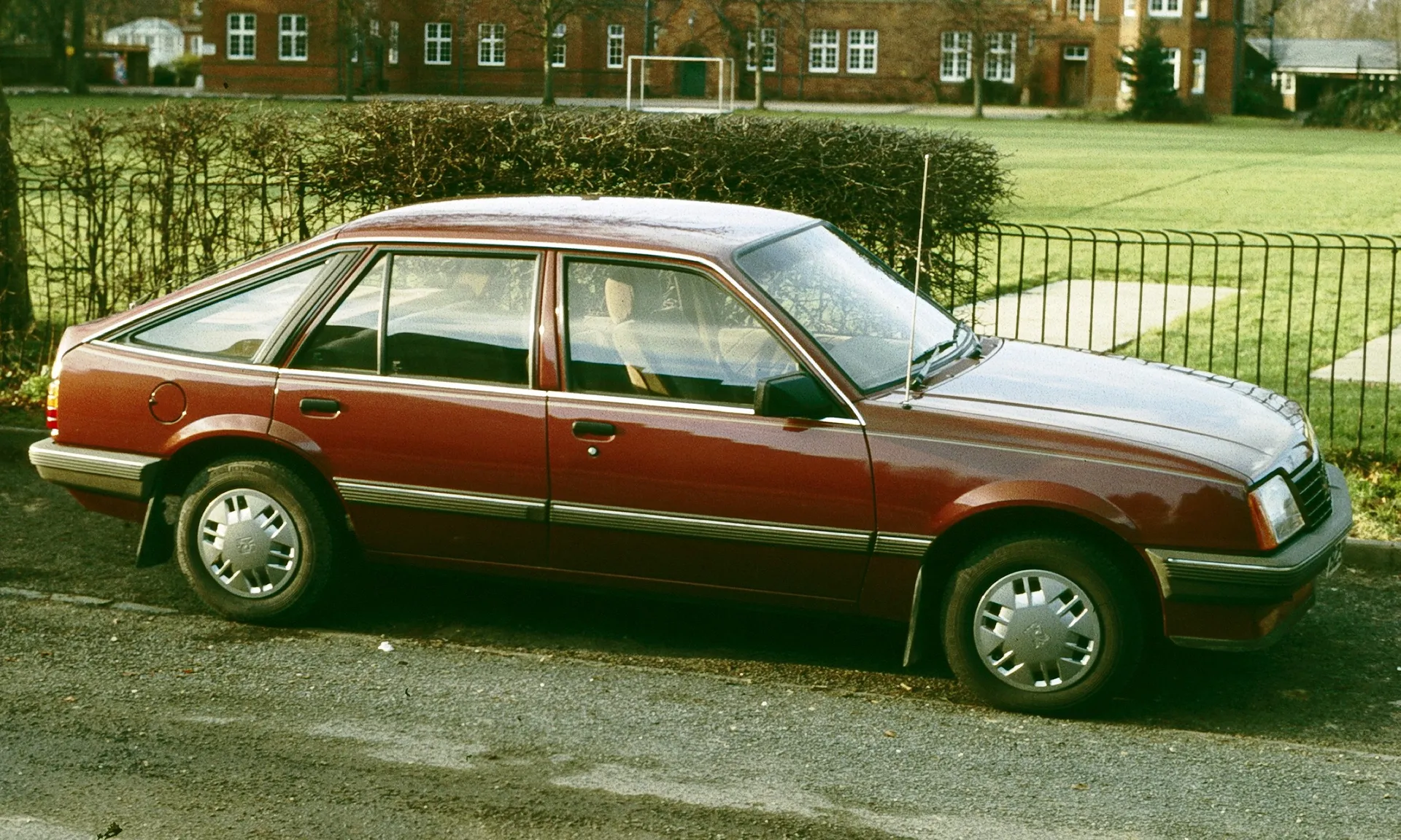 Vauxhall Cavalier Image #2