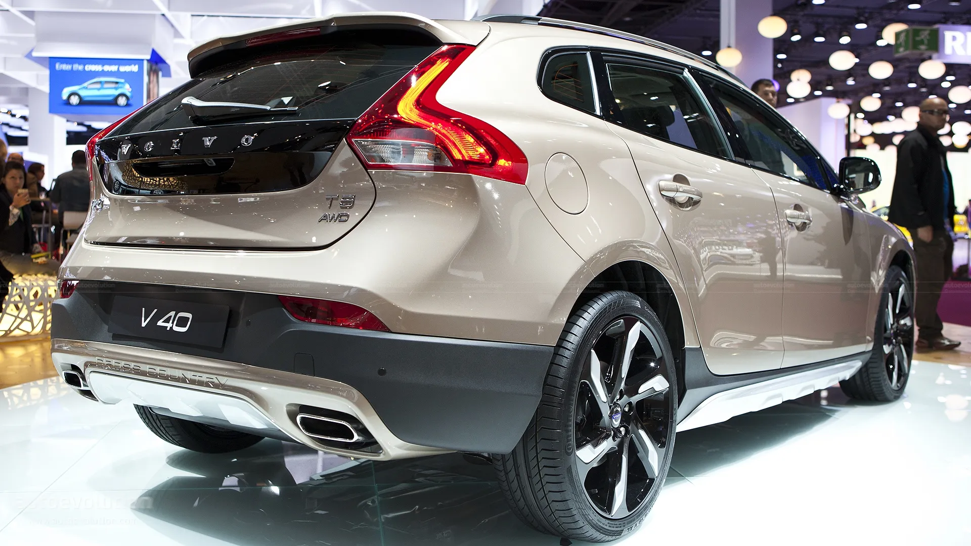 Volvo V40 Cross Country technical details, history, photos ...