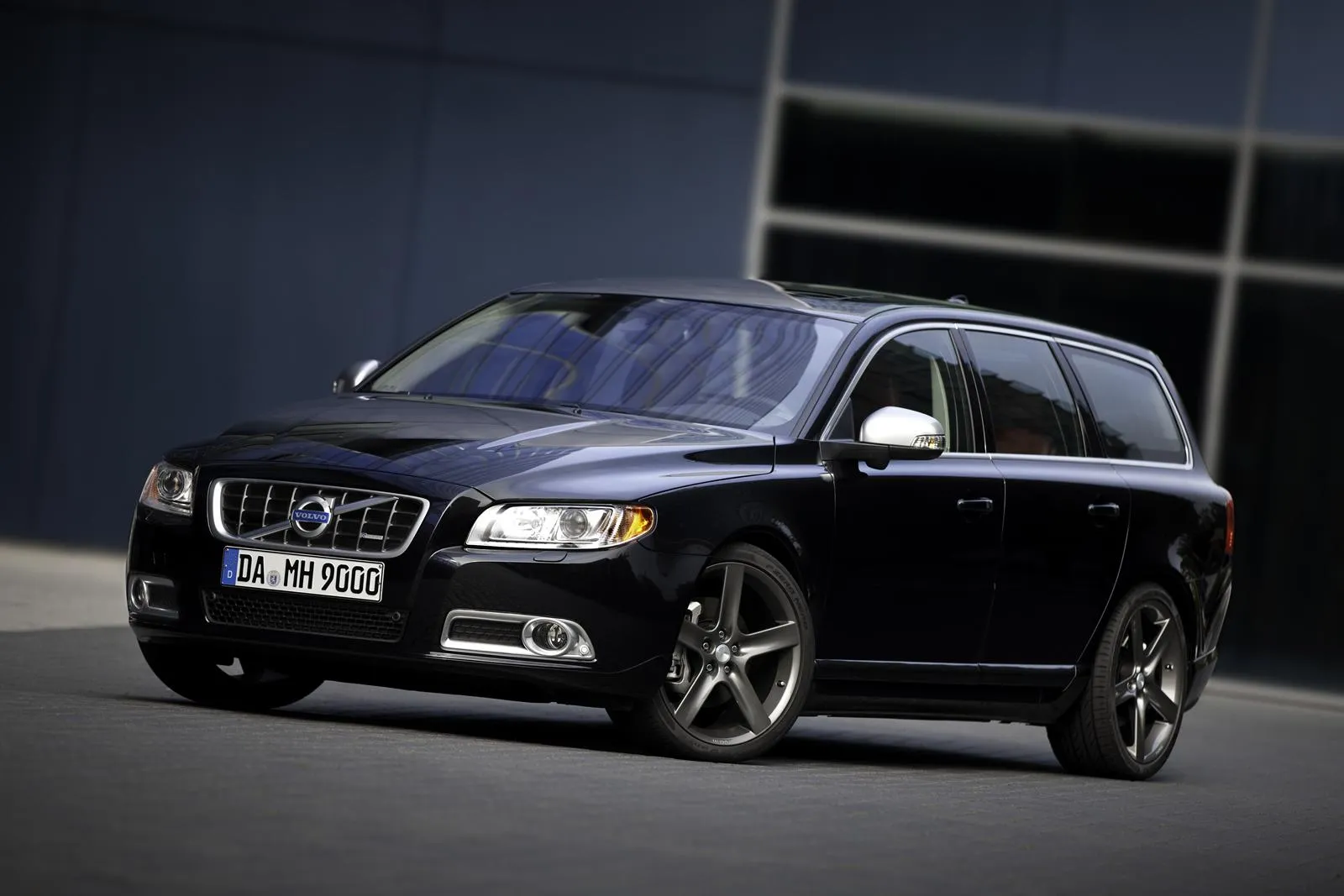 Volvo V70 Edition Sport technical details, history, photos on Better ...