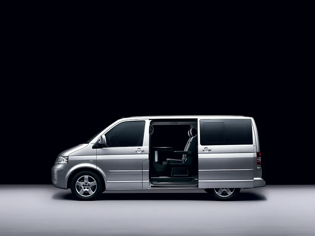 VW Caravelle image #1