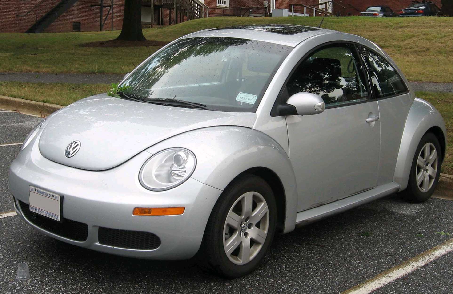 VW New Beetle image 2