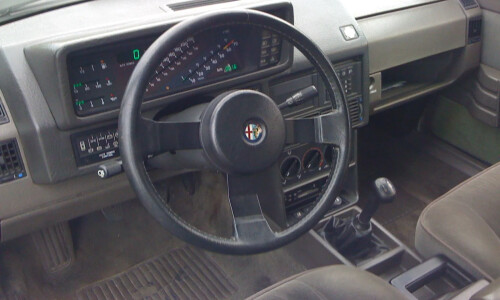 Alfa-Romeo 90 #8