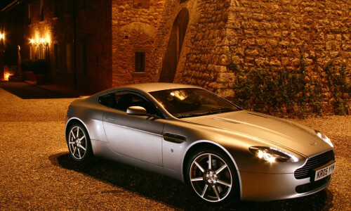 Aston-Martin V8 Vantage #12