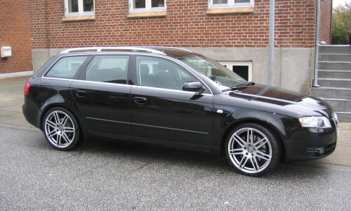 Audi A4 Avant photo 9