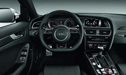 Audi RS4 Avant photo 6