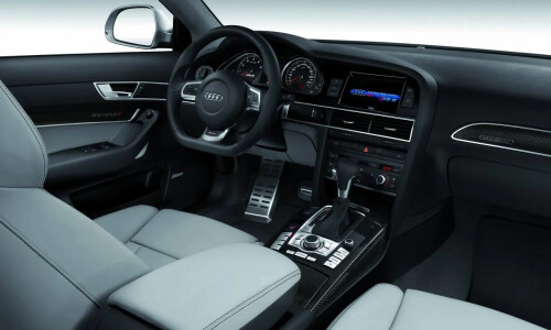 Audi RS6 Avant photo 9