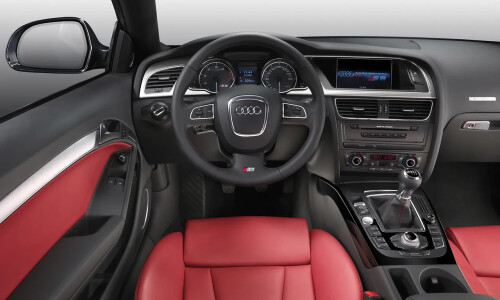 Audi S5 Coupe image #16