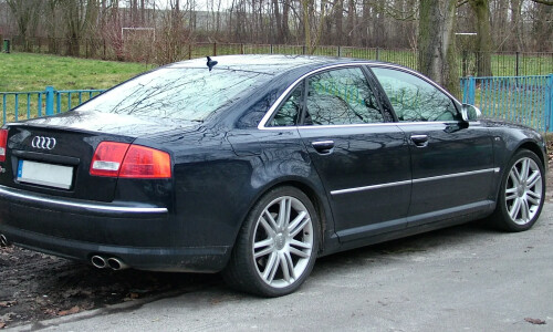 Audi S8 photo 4