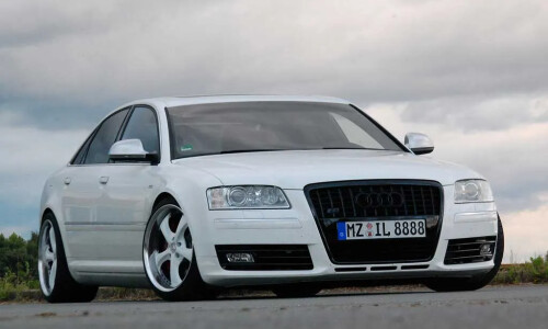 Audi S8 photo 7