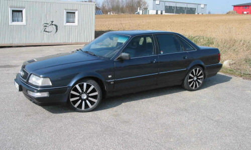 Audi V8 photo 1