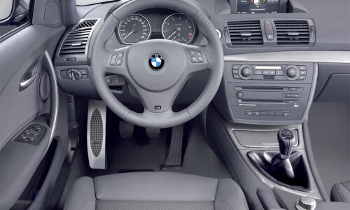 BMW 130i photo 4