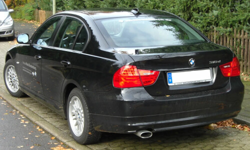 BMW 318d photo 11