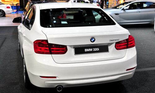 BMW 320 photo 10