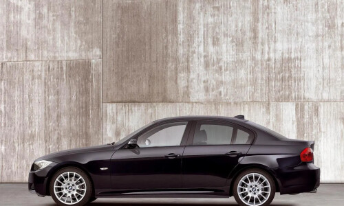BMW 320Si photo 1