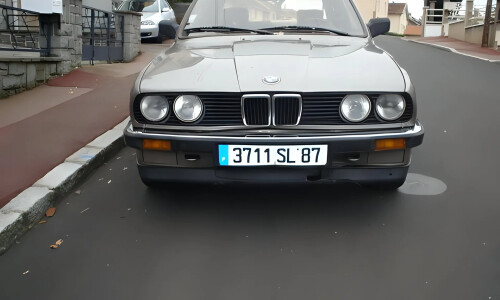 BMW 324 photo 8