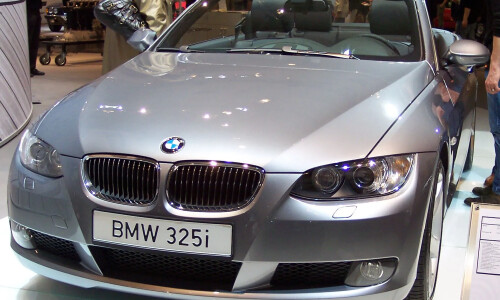 BMW 325i photo 2