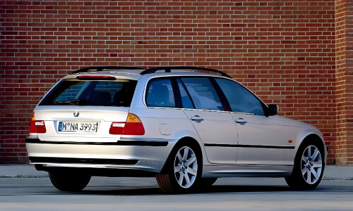 BMW 330xi Touring photo 1