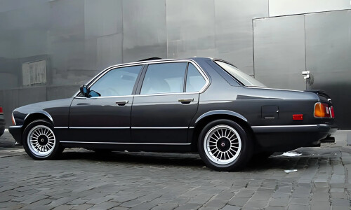 BMW 733i #3