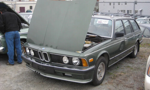 BMW 733i #8
