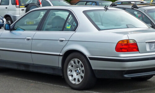 BMW 735 photo 4