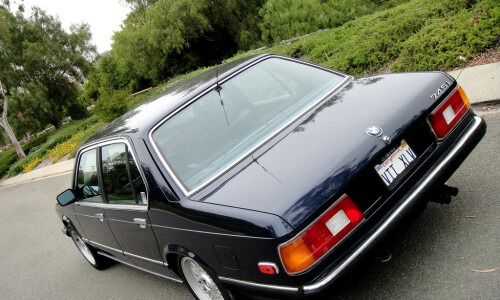 BMW 745i Turbo photo 10