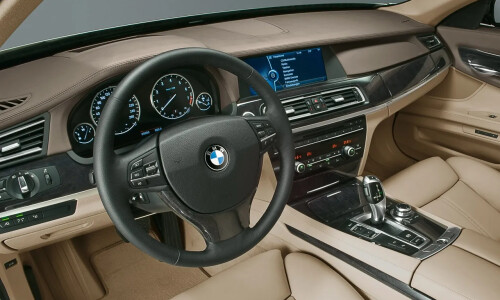 BMW 750 #3