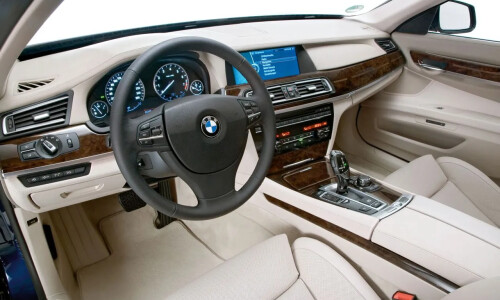 BMW 760 photo 4