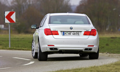BMW 760i photo 3