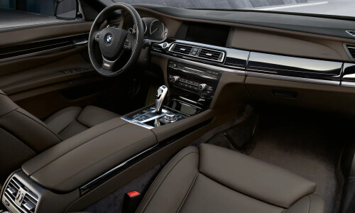 BMW 7er photo 5