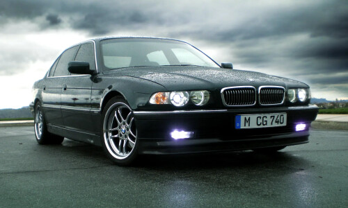 BMW 7er E38 photo 2