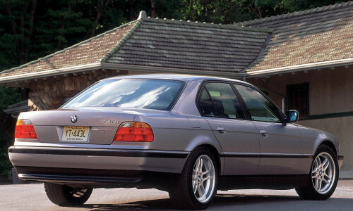 BMW 7er E38 photo 6