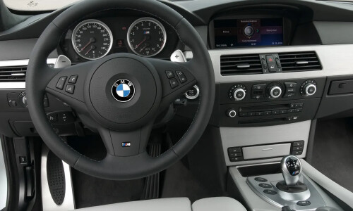 BMW M5 Touring photo 3