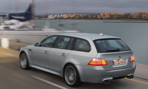 BMW M5 Touring photo 4