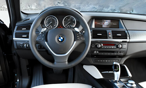 BMW X6 xDrive50i photo 6