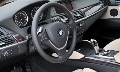 BMW X6 xDrive50i #15