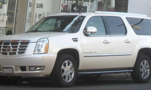 Cadillac Escalade ESV photo 7