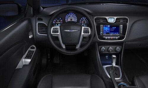 Chrysler 200 Cabrio image #2
