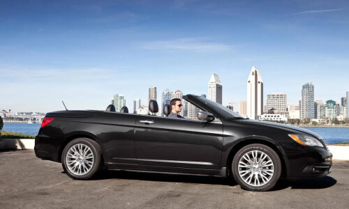 Chrysler 200 Cabrio image #5