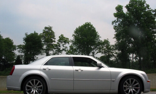Chrysler 300C Touring SRT8 #11
