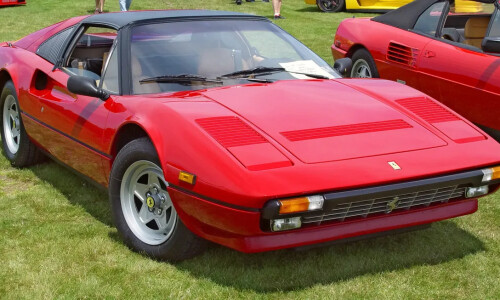 Ferrari 308 photo 2