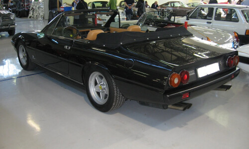 Ferrari 400 image #4