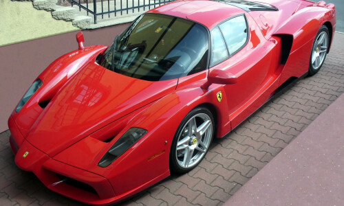 Ferrari Enzo photo 3